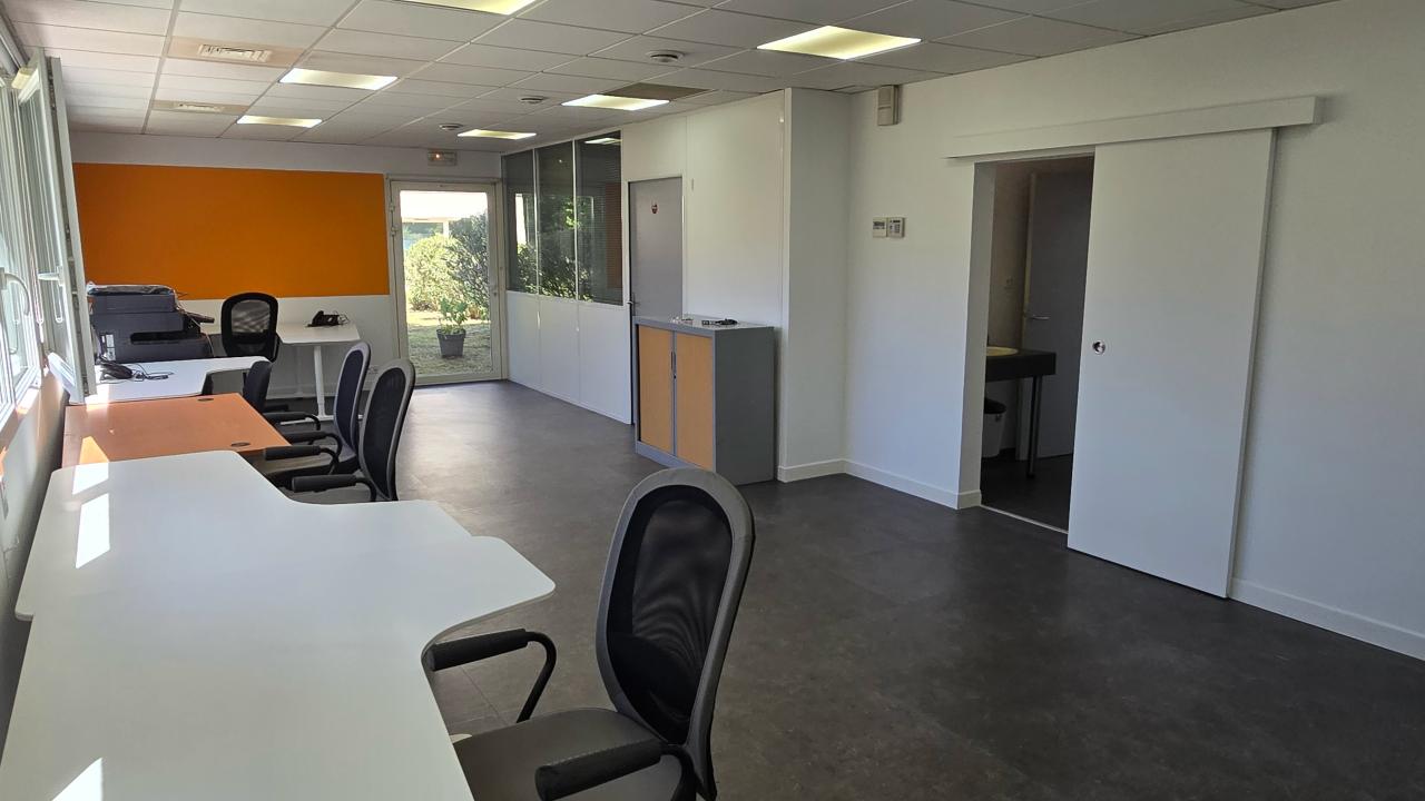 Bureau Gémenos 126m² Location bureau Gémenos Bouches-du-Rhône OLBUR2428653 2